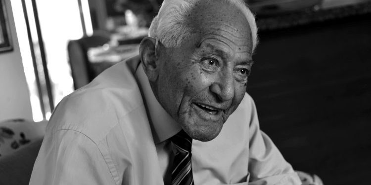 Kıbrıs Türk fotoğrafçılığının efsane isimlerinden Mustafa Diana hayatını kaybetti