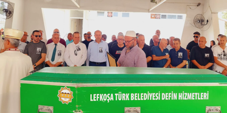 Kıbrıs Türk fotoğrafçılığının sembol isimlerinden Mustafa Diana defnedildi