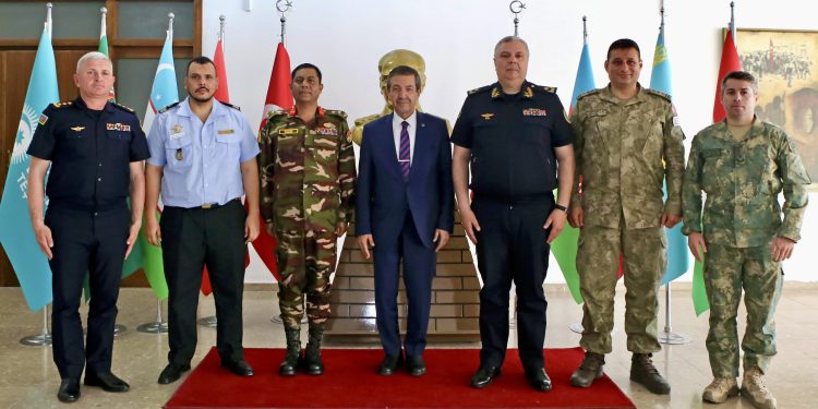 Ertuğruloğlu, Bangladeş, Moritanya ve Azerbaycan’dan askeri ateşeleri kabul etti