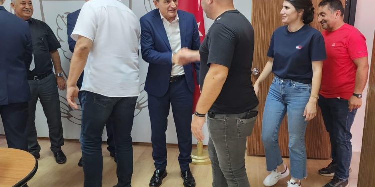 Oğuz, bakanlık personeliyle bayramlaştı