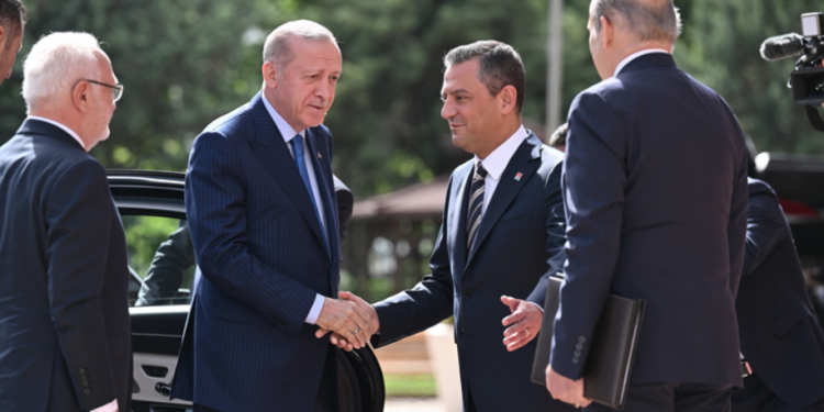 Türkiye Cumhurbaşkanı Erdoğan CHP Genel Merkezini ziyaret etti