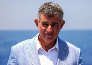 Feyzioğlu:Barış Harekatı’nın 50. yılında KKTC’li öğrencilerin Kıbrıs gazilerine yazdığı mektuplar Türkiye’ye gönderilecek