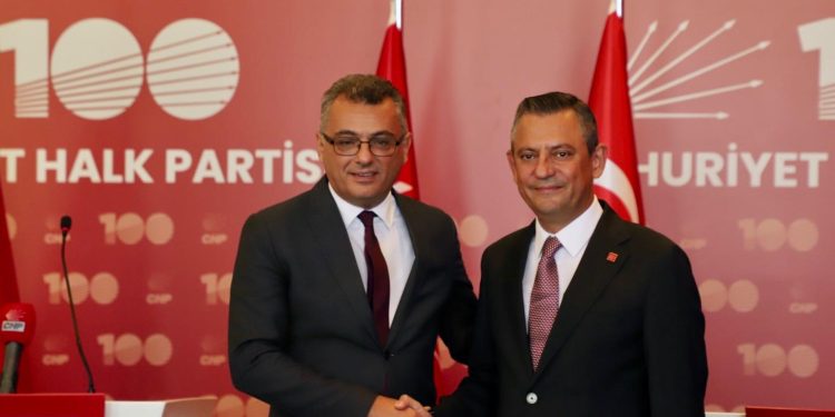 Erhürman ile Özel görüştü