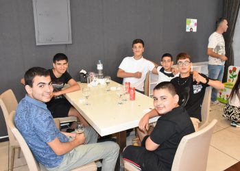 Girne Belediyesi’nden Lefkoşa Özel Eğitim ve İş Eğitim Okulu öğrencilerine yemek