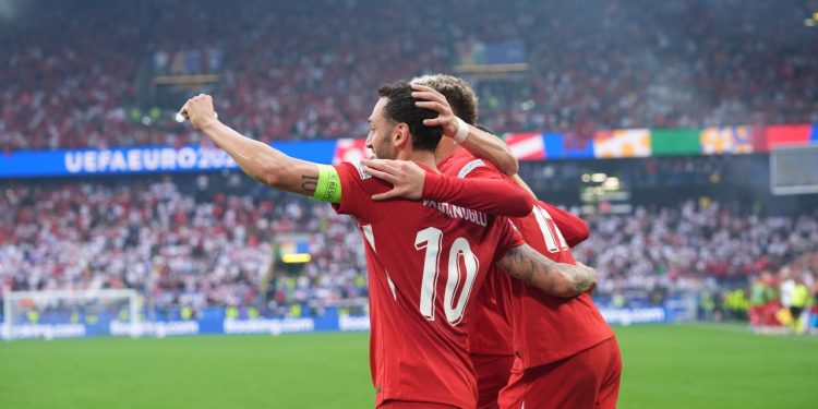 Türkiye, EURO 2024'te 2'de 2 için Portekiz karşısında