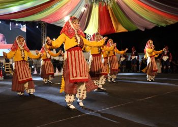 Geleneksel İskele Festivali 27. Uluslararası Halk Dansları Festivali ile devam ediyor