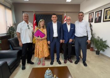 İçişleri Bakanı Oğuz KKTC’de taşınmaz mal sahibi olan yabancılarla bir araya geldi