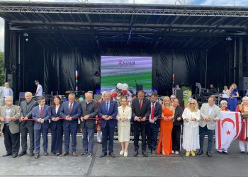 Cumhurbaşkanı Tatar, Londra’da düzenlenen Kıbrıs Türk Kültür Festivali’ne katıldı