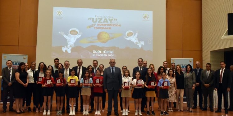 Milli Eğitim Bakanlığı ve Koopbank iş birliğinde yapılan “Uzay” konulu kompozisyon yarışması kazananları ödüllendirildi