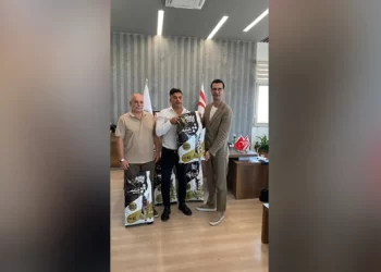 Lapta Alsancak Çamlıbel Belediyesi’ne 1 ton hayvan maması bağışlandı