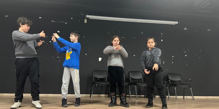 Lefkoşa Belediye Tiyatrosu 8-10 yaş grubu tiyatro ekibi yıl sonu gösterisi sunacak