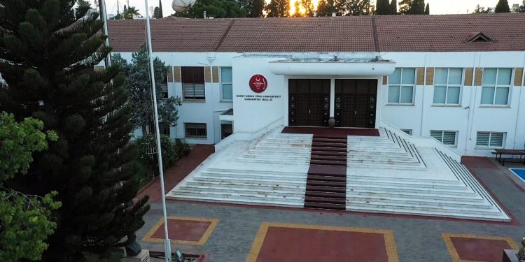 Meclis Genel Kurulu Cumhurbaşkanı Tatar’ın katılımıyla olağanüstü toplandı