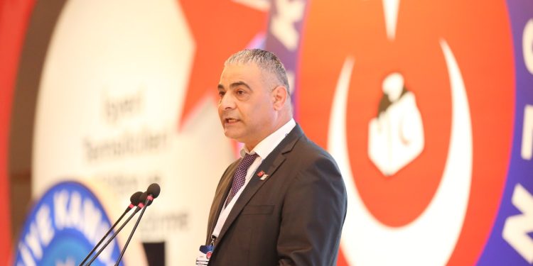 Memur-Sen: “Mevsimlik işçi ve geçici personelin özlük hakları konusunda Başbakanla uzlaşıya varıldı”