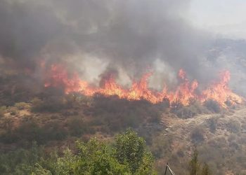 Yangın nedeniyle,Tatlısu-Geçitkale anayolu trafik akışına kapatıldı