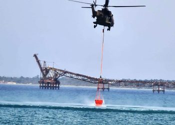 Bağlıköy’deki yangına GKK helikopteriyle havadan müdahale edildi