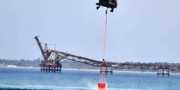 Bağlıköy’deki yangına GKK helikopteriyle havadan müdahale edildi