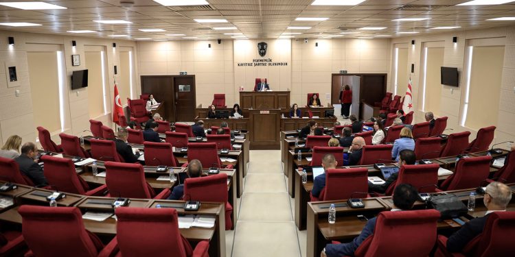 Kamu Yönetimi ve İnsan Kaynakları Başkanlığı Yasa Tasarısı ile KKTC Merkez Bankası Teşkilat (Değişiklik) Yasa Tasarısı oy birliğiyle onaylandı
