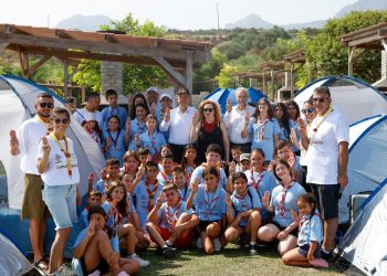 Cumhurbaşkanı Ersin Tatar ve eşi Sibel Tatar, Tatlısu’da Mesarya izcilerinin çevre temizliği etkinliğine katıldı