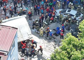 İstanbul Küçükçekmece’de bina çöktü: 1 ölü, 2’si ağır 7 yaralı