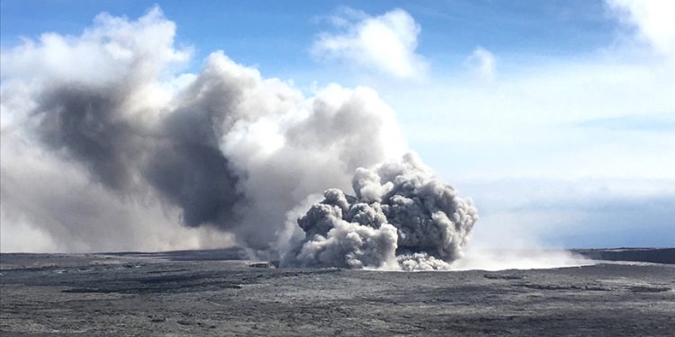 Hawaii’deki Kilauea Yanardağı kısa süreliğine faaliyete geçti