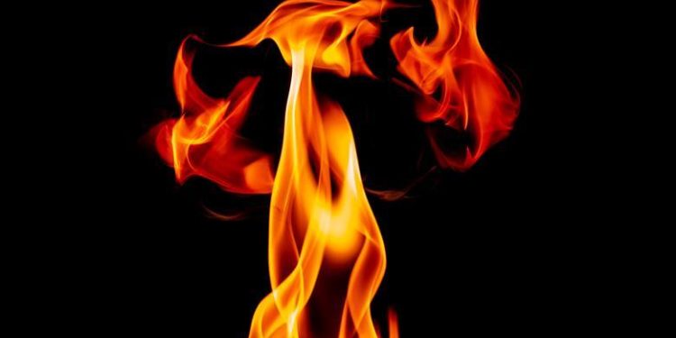 Mehmetçik’te iş yeri içerisinde yangın