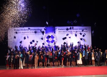 DAÜ doktora ve yüksek lisans mezunları diplomalarını aldı