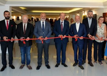 Cumhurbaşkanı Tatar, “YDÜ Güzel Sanatlar Temmuz Sergisi”nin açılışını yaptı