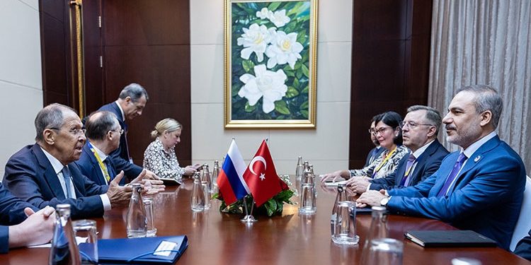 Fidan, Lavrov ile görüştü