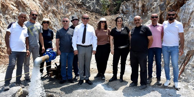 Ataoğlu,Çatalköy dağ eteklerinde keşfedilen su kaynağını yerinde inceledi:“Bugüne kadar keşfedilmiş en verimli su kaynağı”
