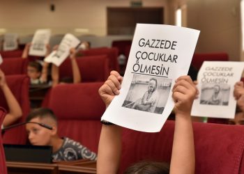Çocuklar, Meclis kürsüsünden “Gazze’deki çocuklar ölmesin” çağrısı yaptı