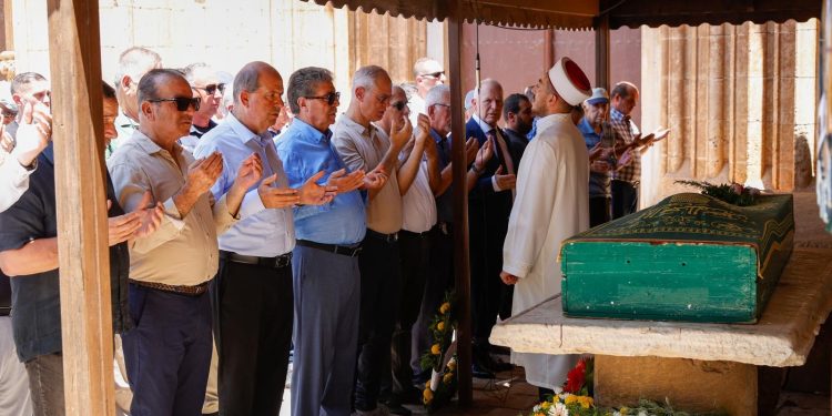 Cumhurbaşkanı Tatar, Adaoğlu’nun cenaze törenine katıldı