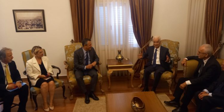 CHP Genel Başkanı Özel 3’üncü Cumhurbaşkanı Eroğlu’nu ziyaret etti