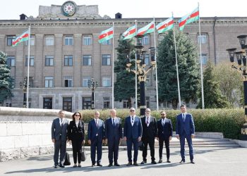 Cumhurbaşkanı Tatar, Hankendi şehrini ziyaret etti