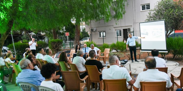 Harmancı, kanalizasyon çalışmalarına ilişkin  bölge sakinleri ve esnafını bilgilendirdi