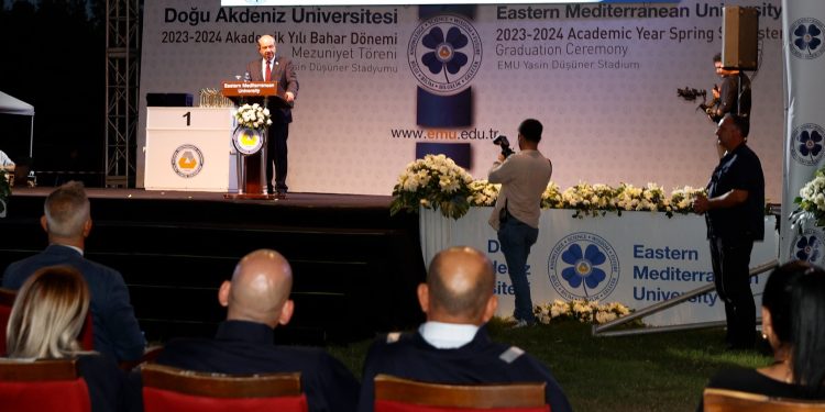 “Başarılı olmak için zorluklara ve haksızlıklara boyun eğmeyin”