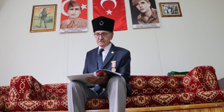 Kıbrıs Barış Harekatı’nın 50. yılı…Şehit oğlu Kıbrıs gazisi Erdoğmuş, şarapnel parçalarını yarım asırdır dizinde taşıyor