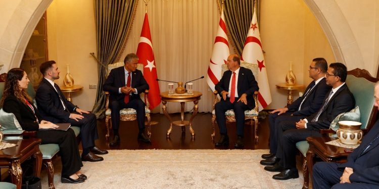 Cumhurbaşkanı Tatar,TÜRKSOY heyetini kabul etti