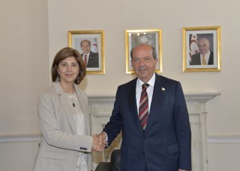 Cumhurbaşkanı Tatar, Londra’da Holguin ile görüşüyor