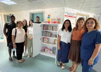 DAÜ öğrencilerinden Gazimağusa Devlet Hastanesi Çocuk bölümüne bağış