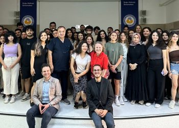 DAÜ DENT kulübü “Uzmanından Dinliyoruz” isimli seminer düzenledi