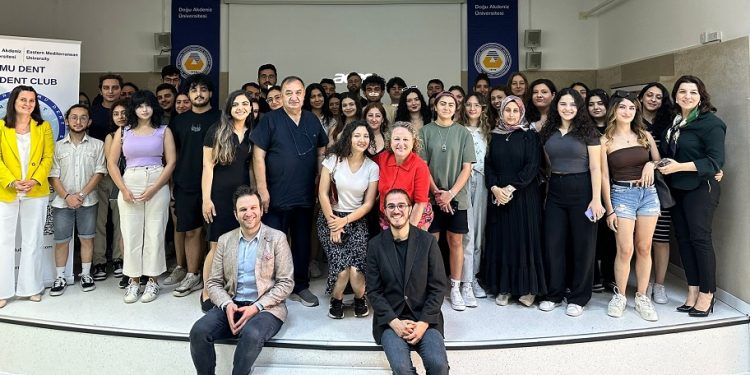DAÜ DENT kulübü “Uzmanından Dinliyoruz” isimli seminer düzenledi