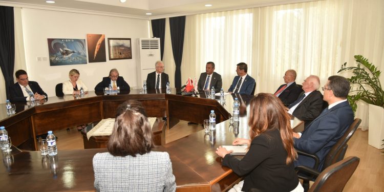 Dışişleri Bakanı Ertuğruloğlu, CHP heyetini kabul etti…“Ulusal davalar partiler üstü davalardır”