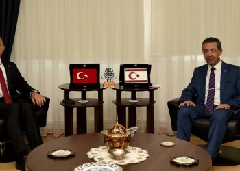 Dışişleri Bakanı Ertuğruloğlu Okçular Vakfı Başkanı Yıldız’ı kabul etti