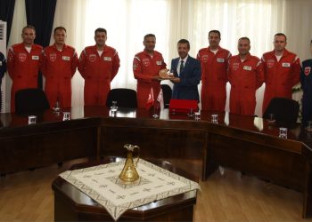 Dışişleri Bakanı Ertuğruloğlu, Türk Yıldızları’nı ağırladı