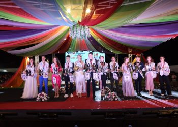 52. Geleneksel İskele Festivali, geleneksel kostüm defilesi ile Bay ve Bayan Festival Güzeli seçimi ile devam etti