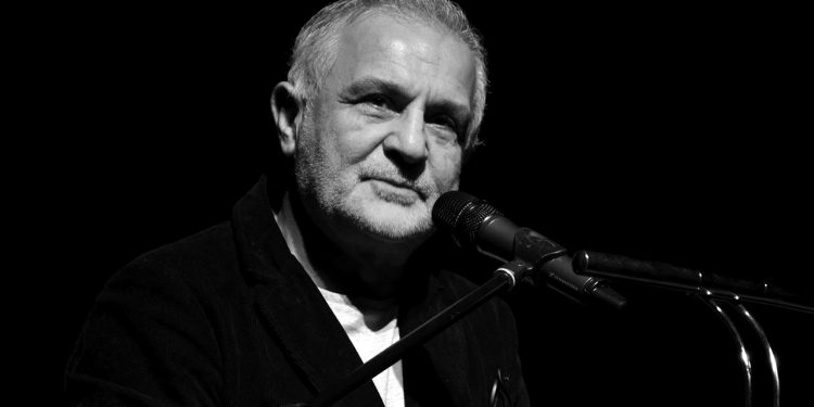 2014 yılında beyin kanaması geçiren oyuncu ve sunucu Kenan Işık hayatını kaybetti