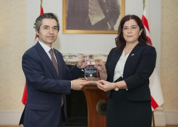 KKTC Londra Temsilciliği’nden Türkiye Cumhuriyeti Londra Büyükelçisi’ne teşekkür ziyareti…