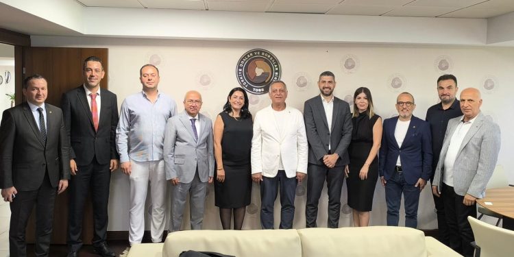 Kıbrıs Türk Sigorta Acenteleri Birliği Derneği’nden Türkiye Odalar ve Borsalar Birliği’ne ziyaret…