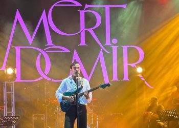 Mert Demir, 52. Geleneksel İskele Festivali’nde konser verdi