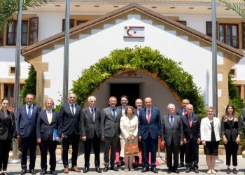 Cumhurbaşkanı Ersin Tatar, Cumhuriyetçi Halk Partisi heyetini kabul ederek görüştü